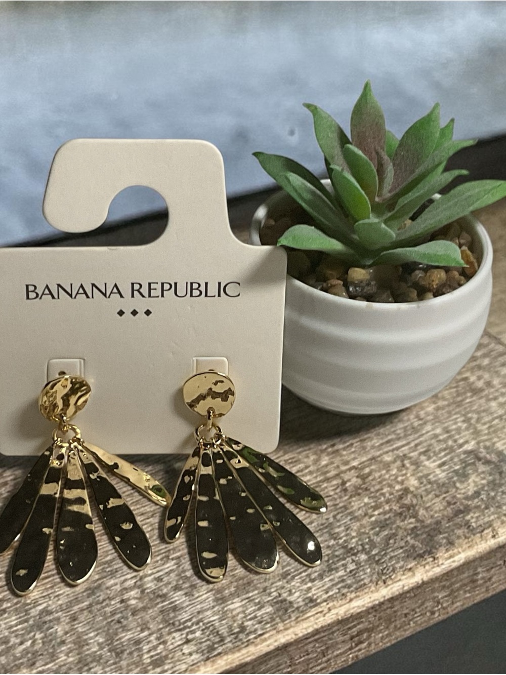 Banana Republic Gold Fan Petal Drop Earrings